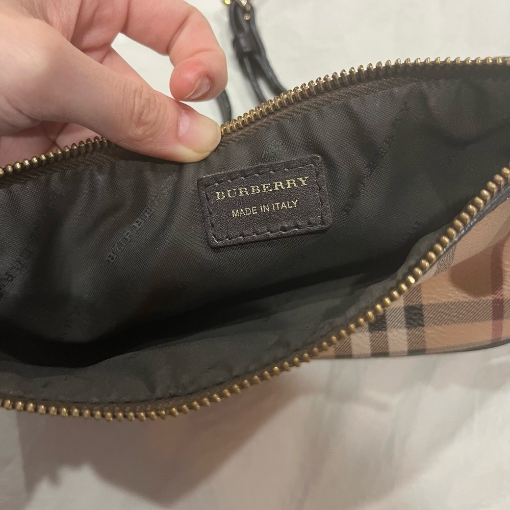 Burberry - Picture 2 of 3